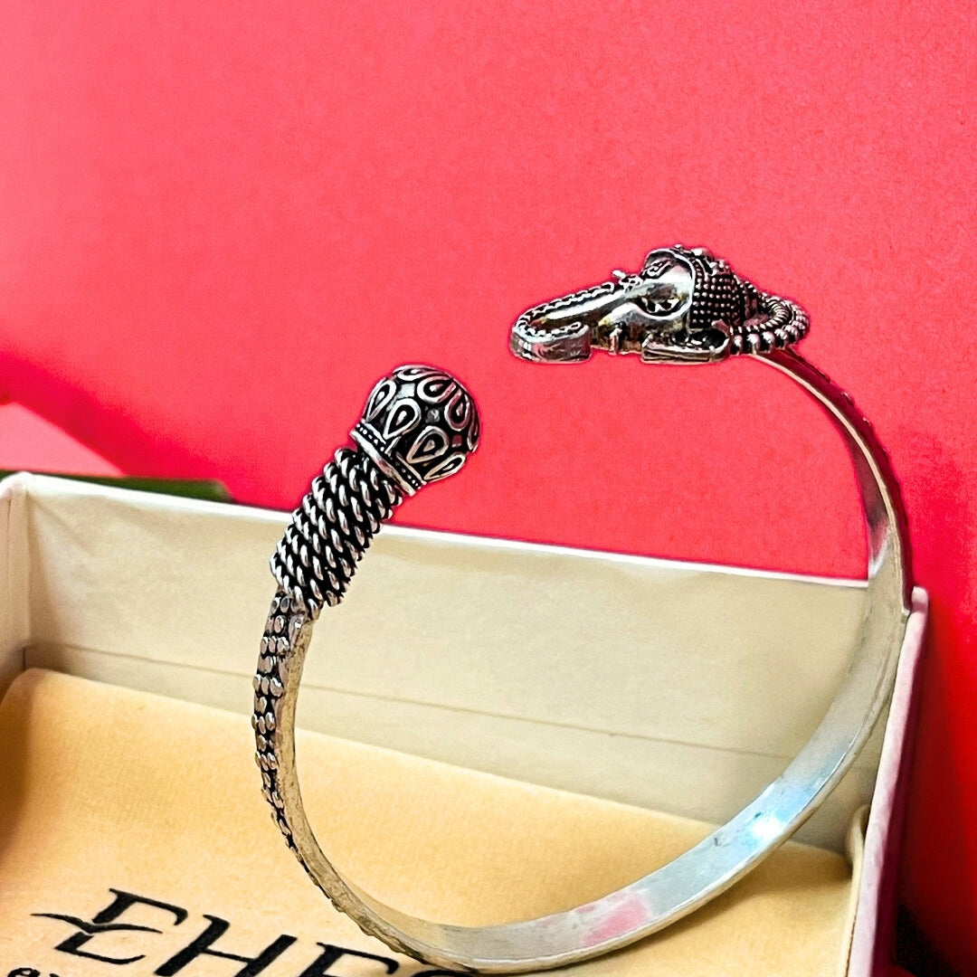 Ganpati Trident Kada – Wisdom, Power & Protection
