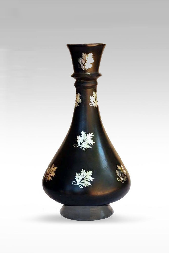 Flower vase 037 – Leaf detail